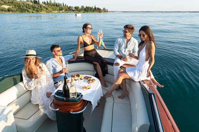 Boat rental on Lake Garda with NowMyPlace